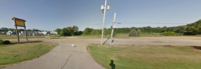 Middle Villa Inn and Bowling Alley - 2015 - Gone (newer photo)